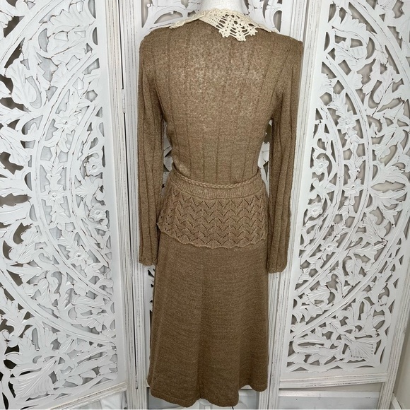 Vintage Tan Crochet Dress - Picture 4 of 9